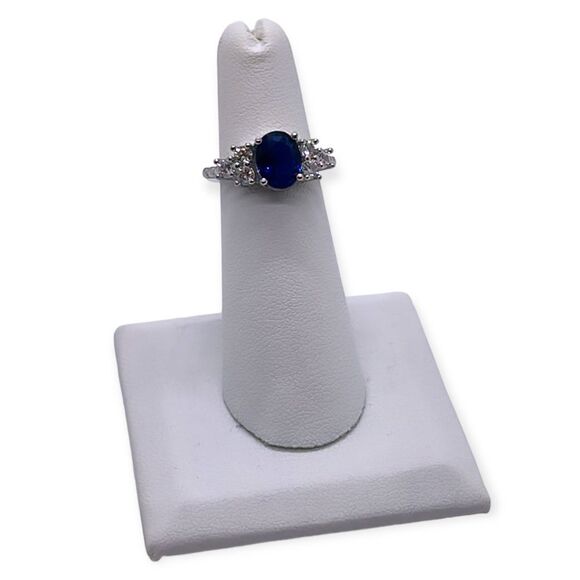 NWT White Gold & Blue Sapphire Ring - Size 5 - Picture 2 of 2